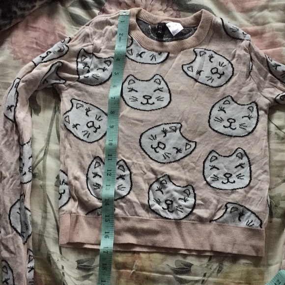 ⚡3 for $15⚡Divided pink kitty cat sweater - Picture 5 of 6